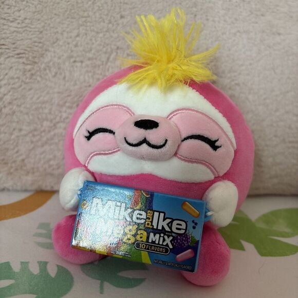 Snackles Susie Sloth Zuru 5.5" Ultra Soft Plush Mike & Ike Candy - Picture 1 of 2